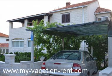 Appartamenti Marino - near family friendly beach: Croazia - Dalmazia - Isola di Brac - Supetar - appartamento #1341 Immagine 1