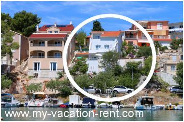 Appartamenti Elvi - amazing position & parking: Croazia - Dalmazia - Sibenik - Primosten - appartamento #2727 Immagine 2