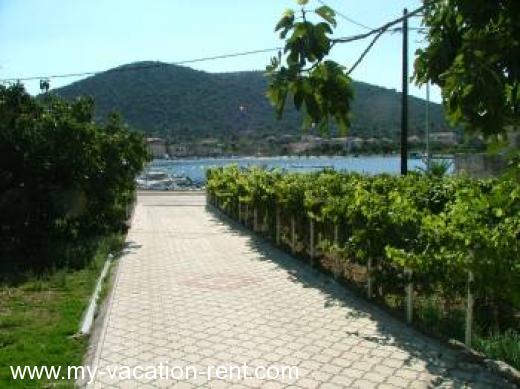 Appartamenti Holiday house Croazia - Dalmazia - Trogir - vinisce - appartamento #319 Immagine 5