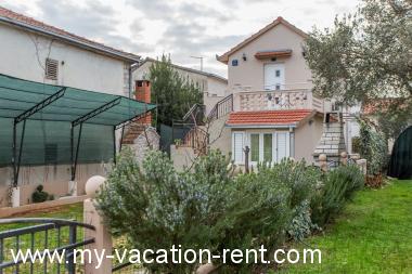 Appartamento Vinisce Trogir Dalmazia Croazia #6403