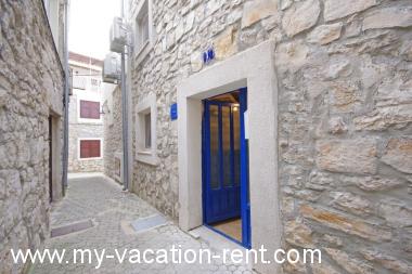 Appartamenti Ines - central with free parking: Croazia - Dalmazia - Isola di Murter - Betina - appartamento #7374 Immagine 2