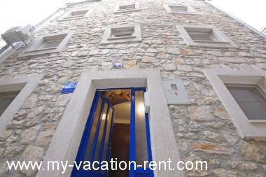 Appartamenti Ines - central with free parking: Croazia - Dalmazia - Isola di Murter - Betina - appartamento #7374 Immagine 3